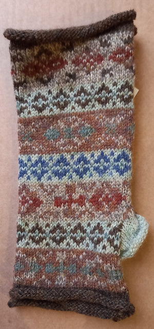 JURA SCOTS PINE MITTS by HEATHER KNITS